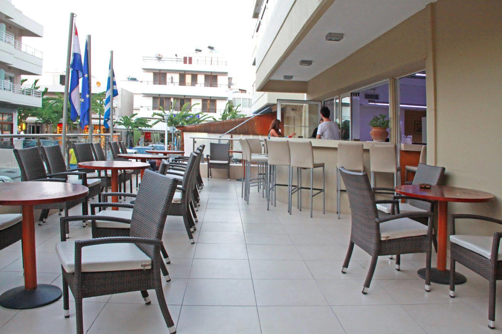 Michel Aparthotel 3*