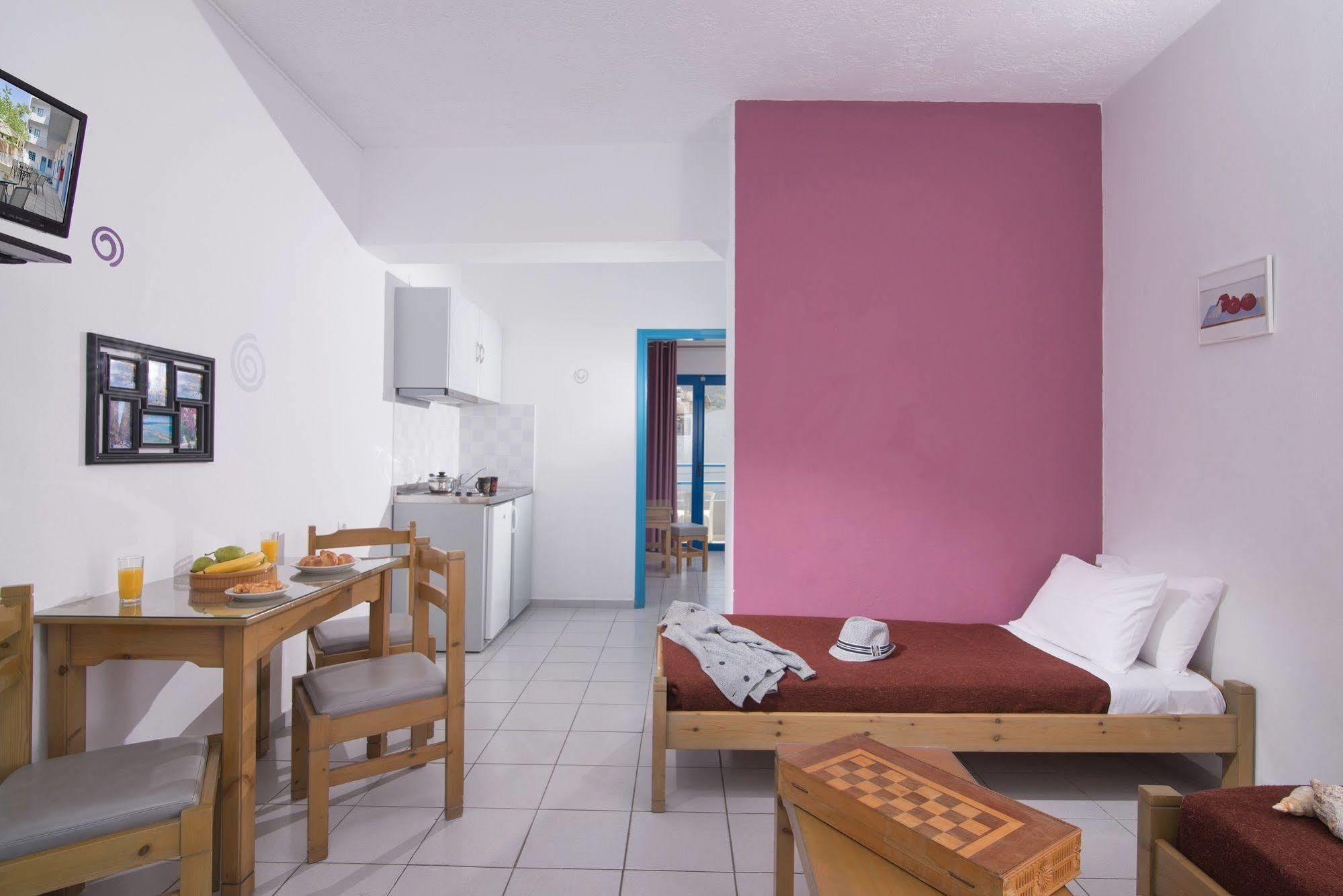 Erofili 3*