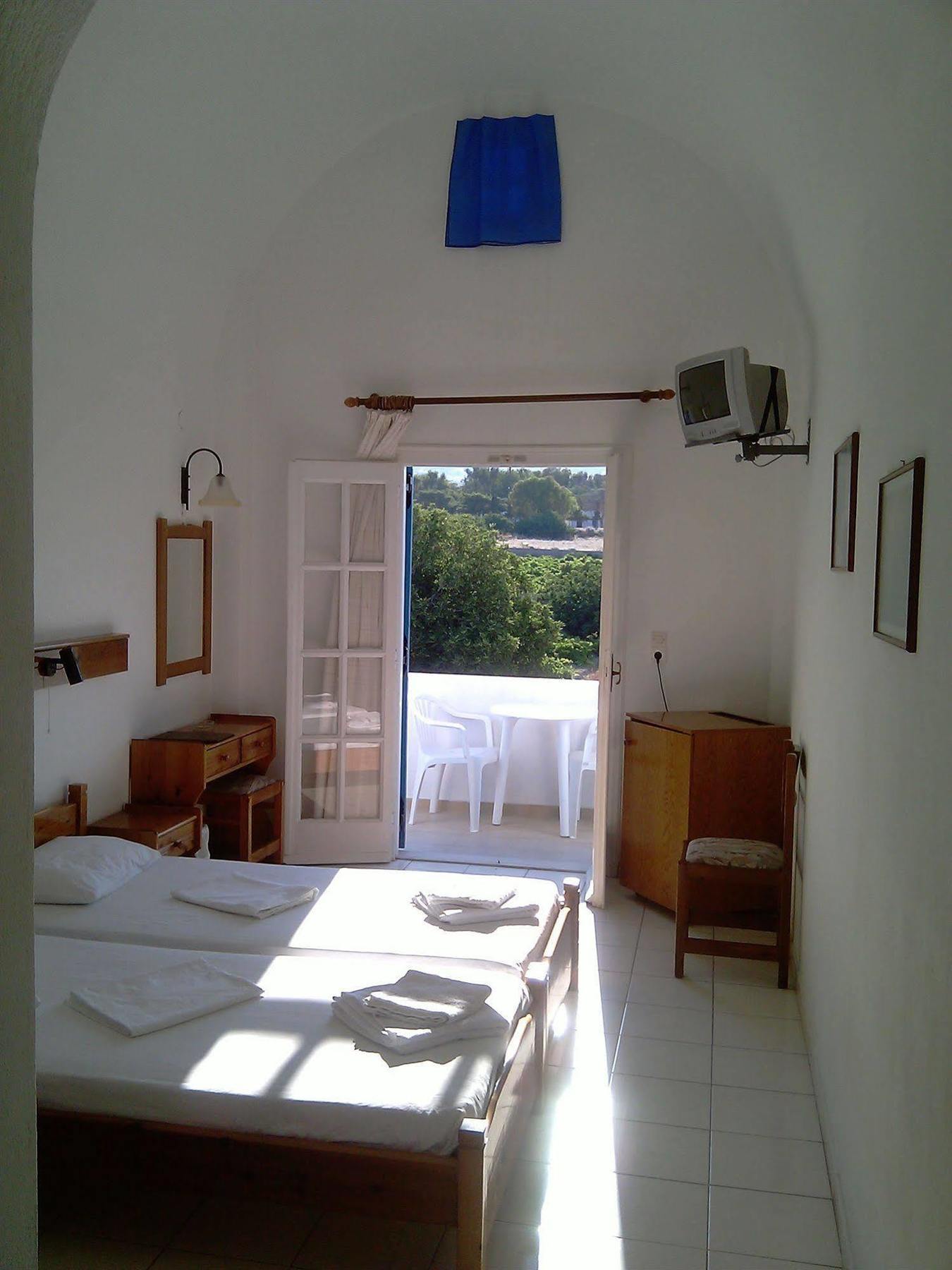 Levante Hotel Kamari (Santorini)