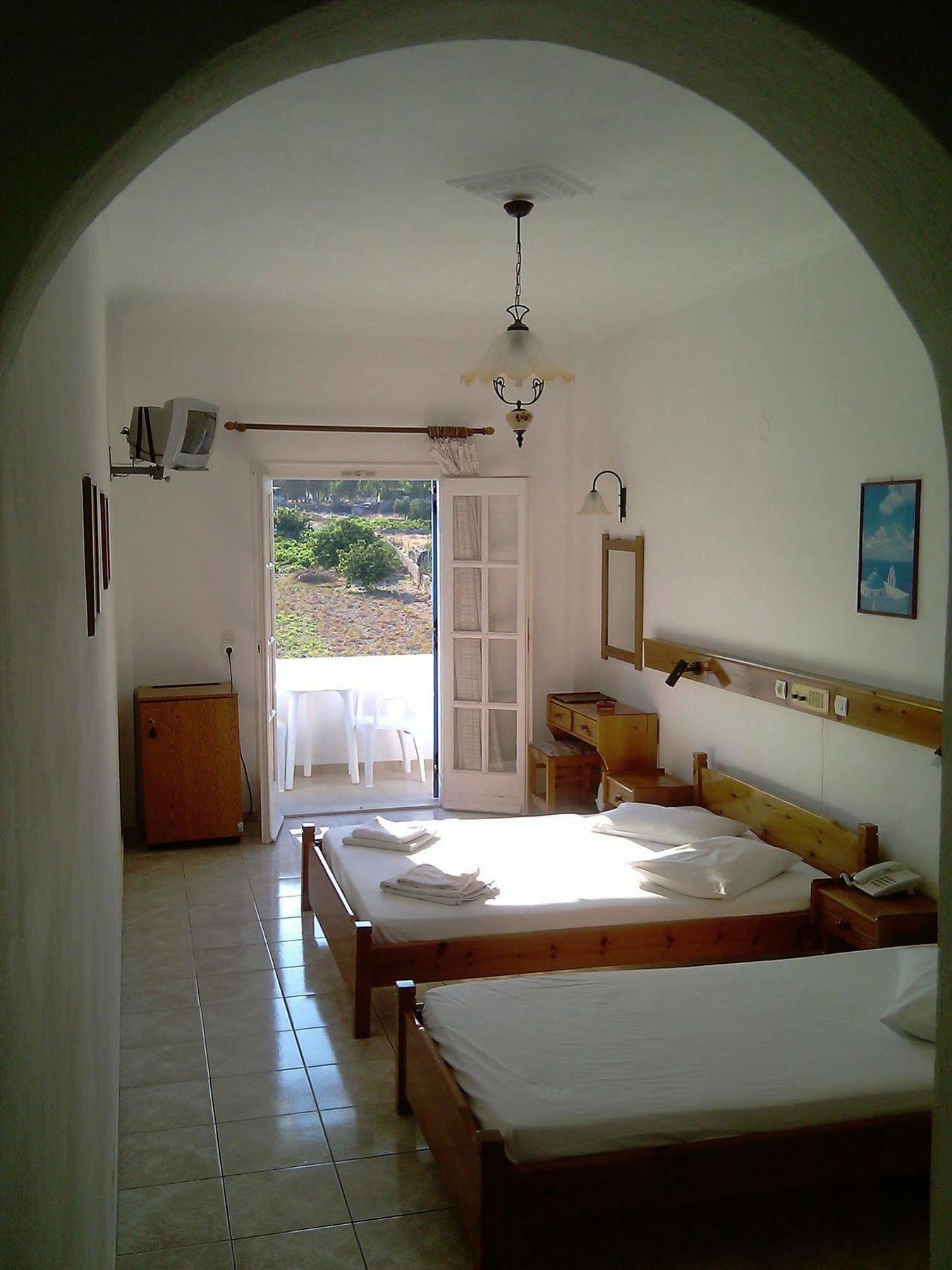 Levante 2* Kamari (Santorini)