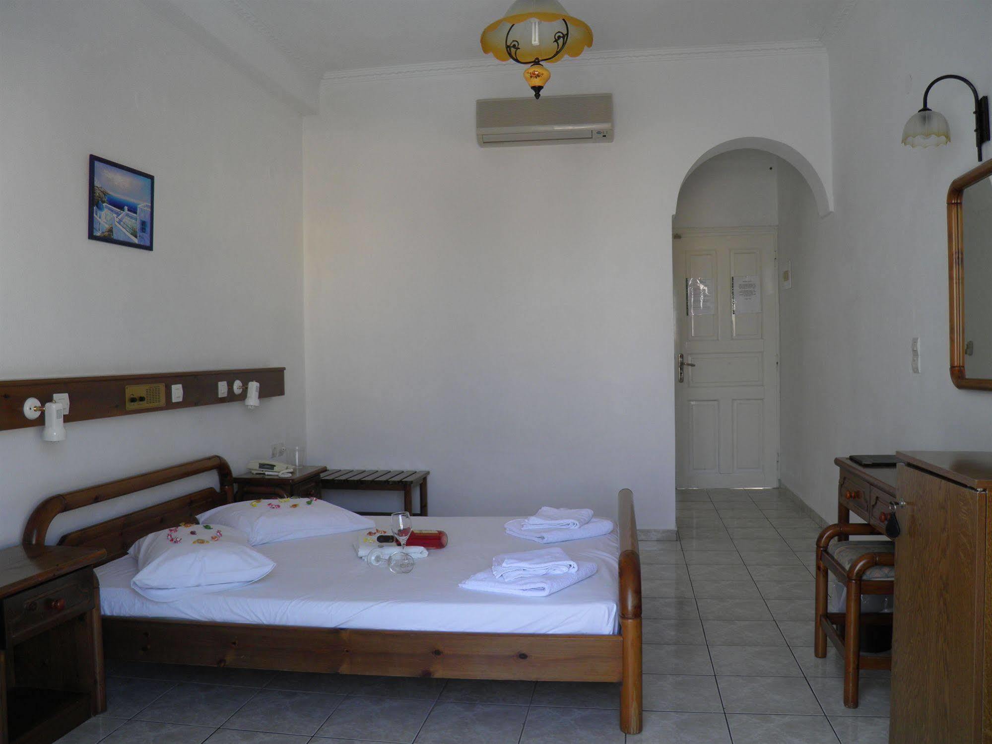 Levante 2* Kamari (Santorini)