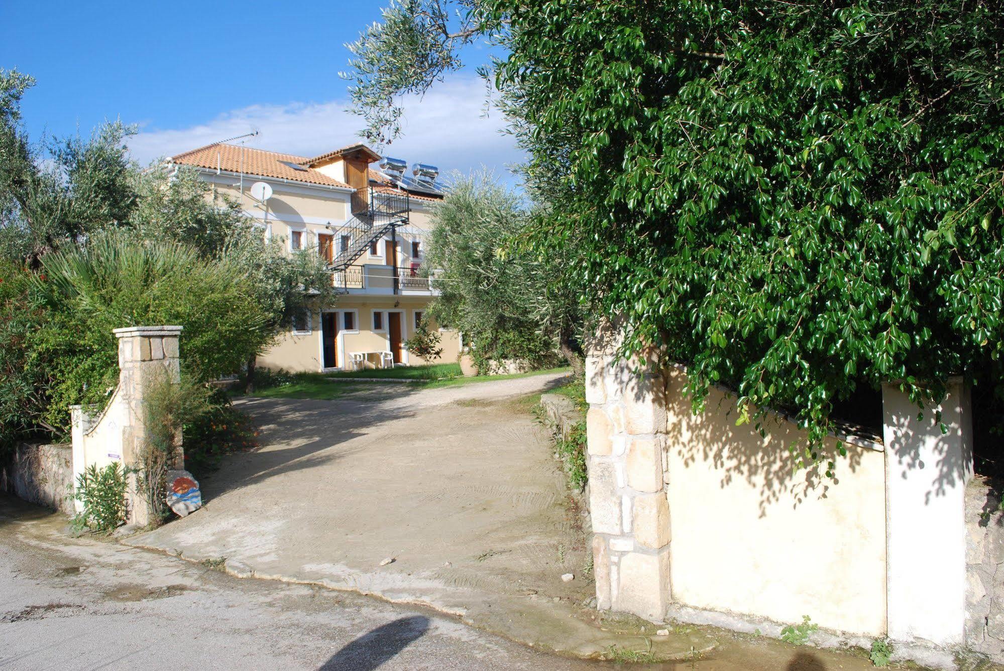 Kavos Psarou * Amoudi