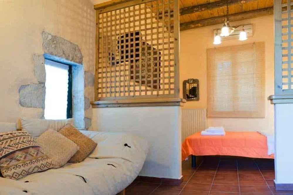 Agathes Traditional Houses 2*