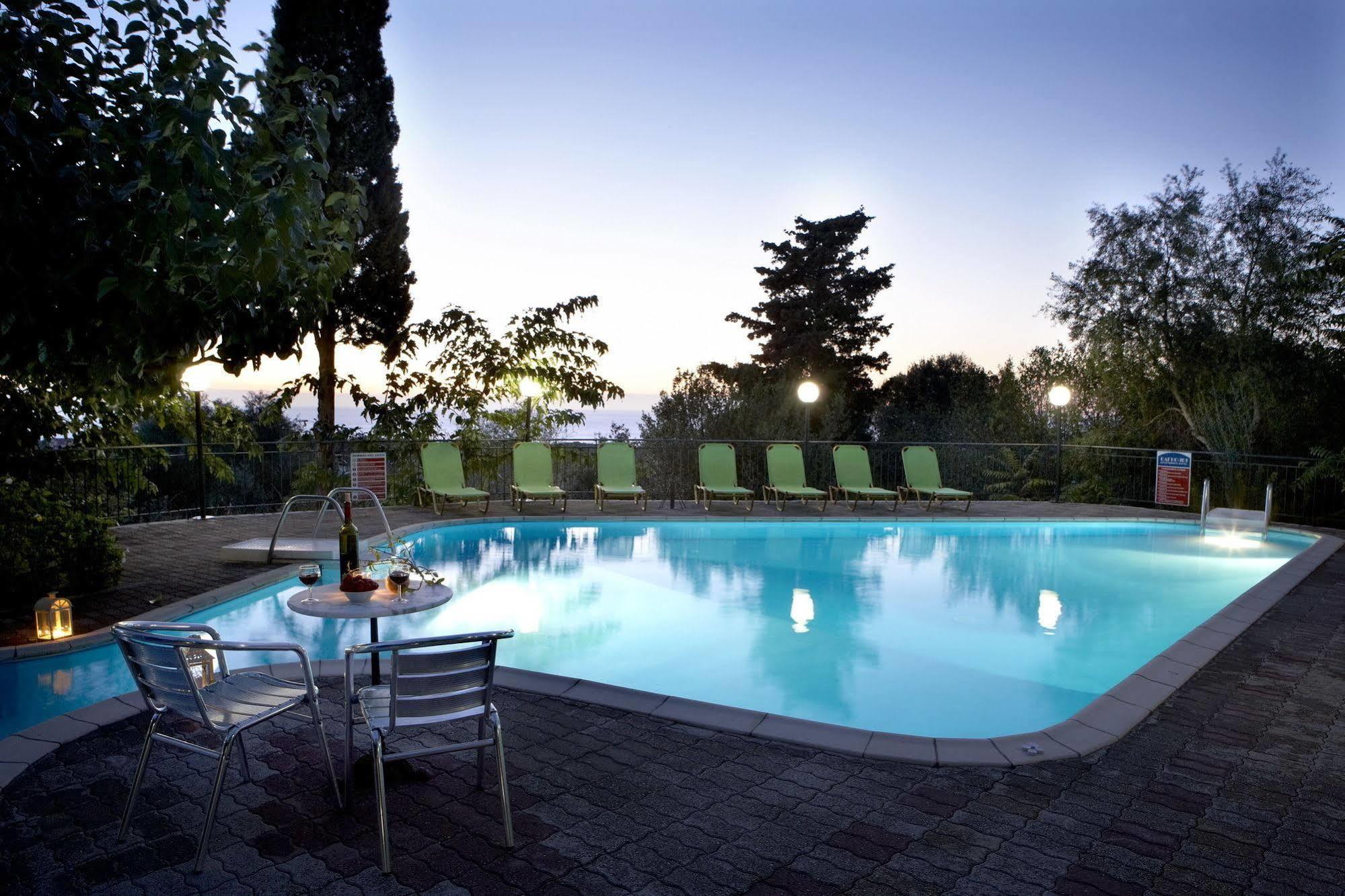Dafnoudi Aparthotel Antipata (Erisos)