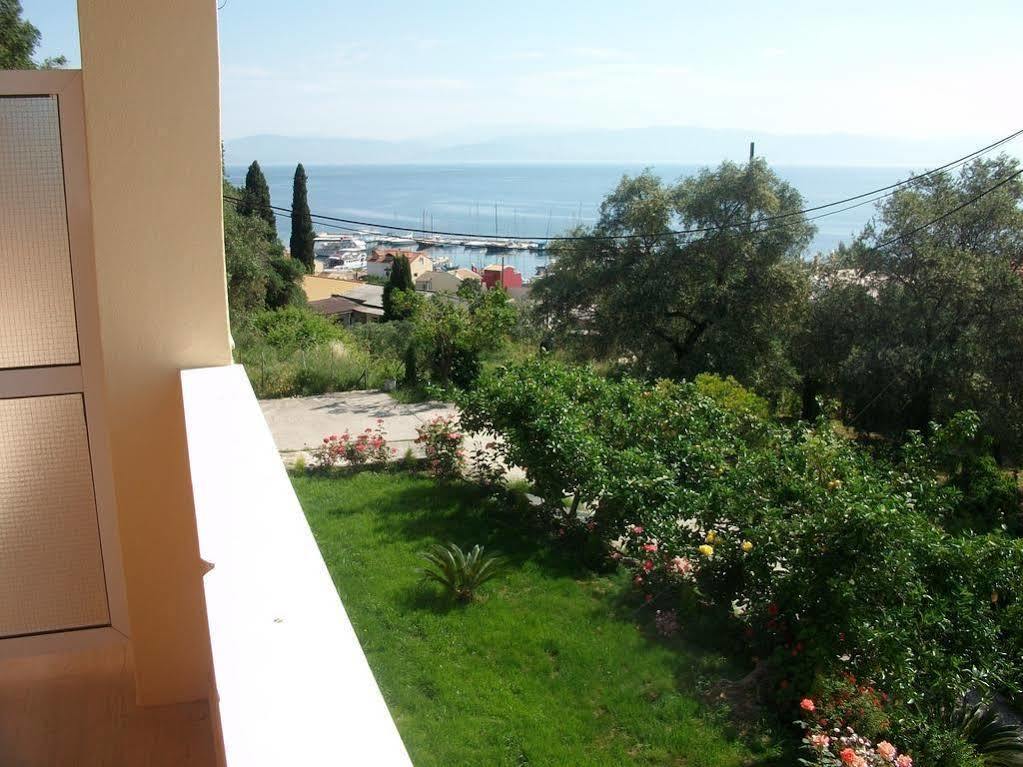 Apartment Roza's And Benitses (Corfu)