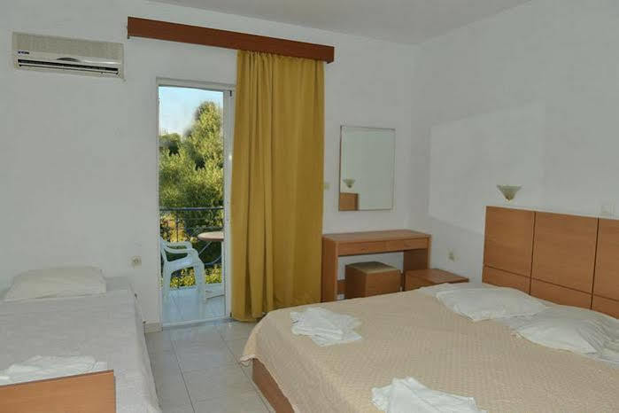 Summer Dream Aparthotel 3*