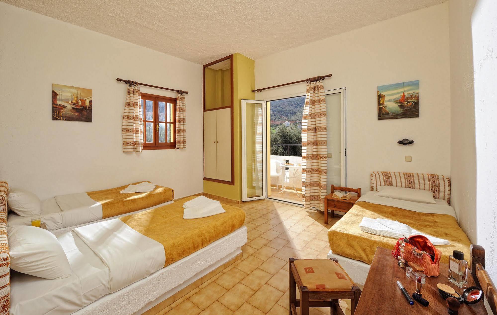 Stelios Hotel