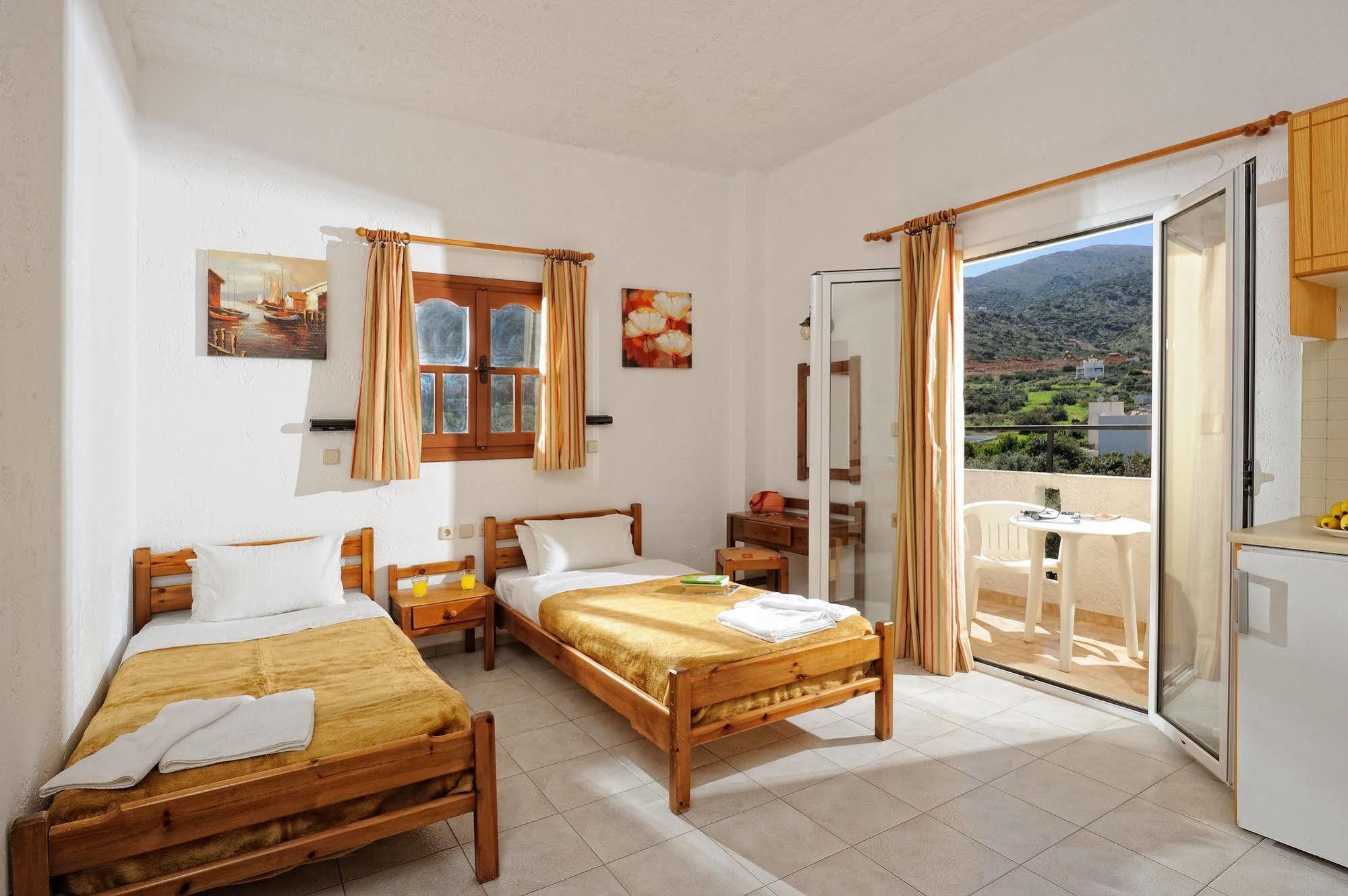 Stelios Hotel 2*