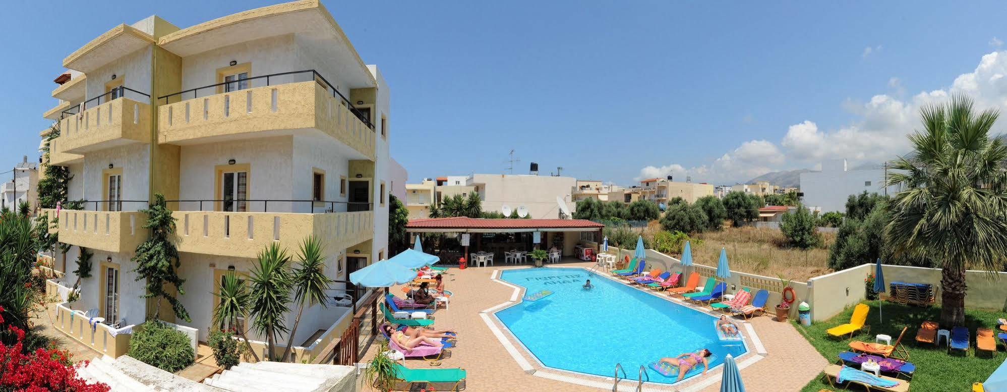 Stelios Hotel