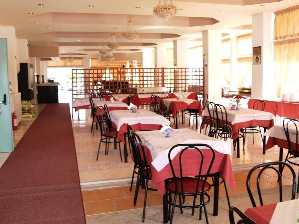 Lagonas Aparthotel 2*