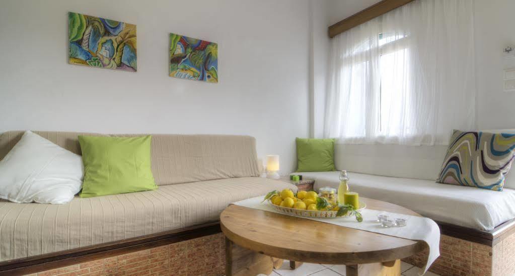 Elia & Tina Apartments Aparthotel