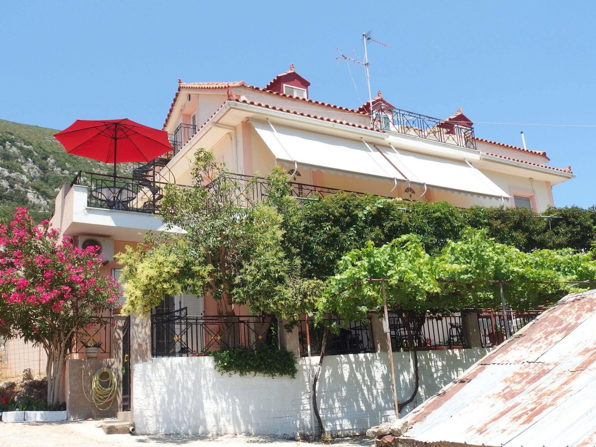 Christos Apartment