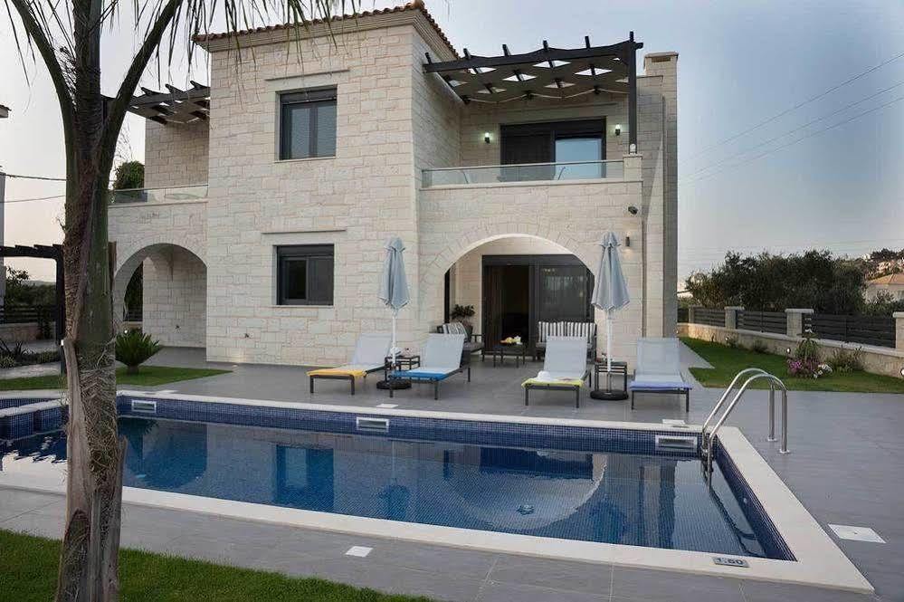 Villa-azalea Almyrida (Crete)