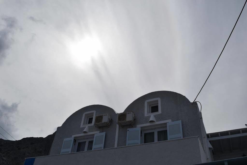 Join Us Cost 2* Kamari (Santorini)