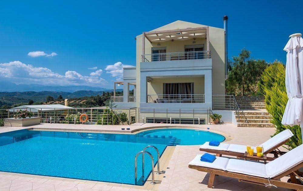 Villa Athinais