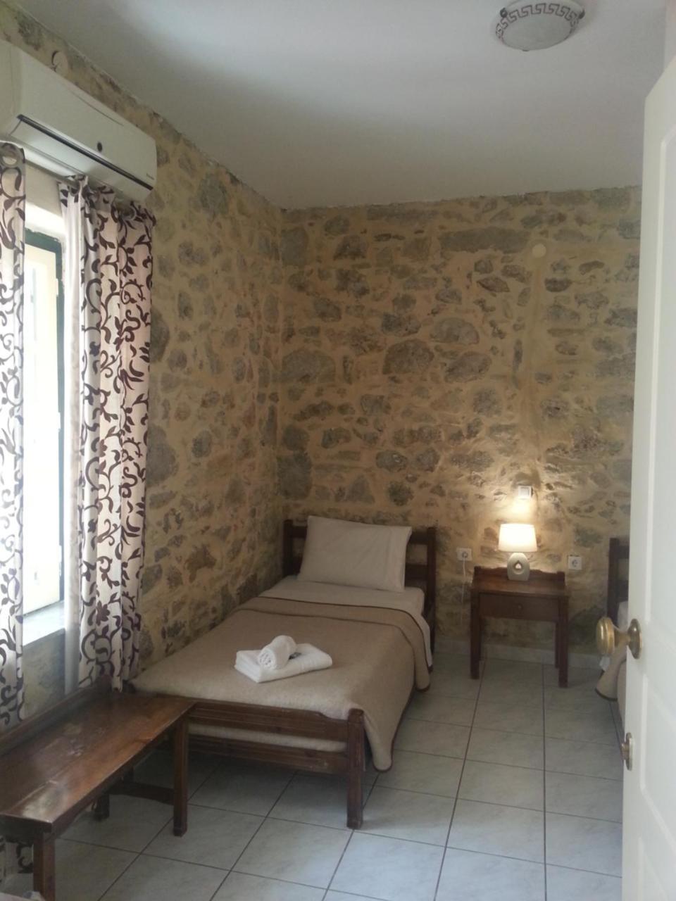 Guest house Hariklia Rent Zaros