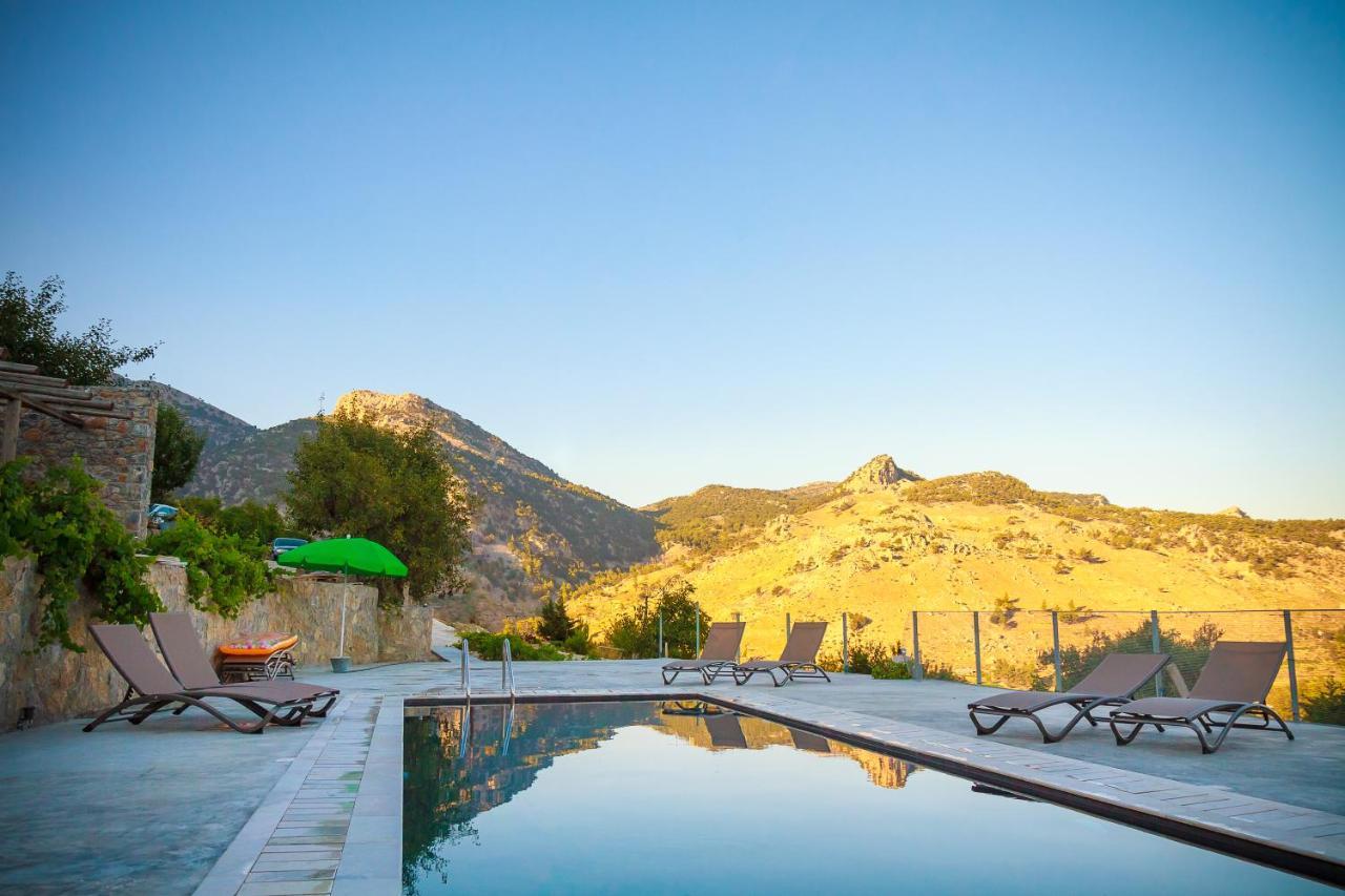 Pezoulia Aparthotel