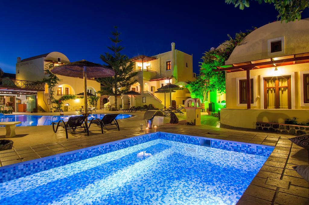 Smaragdi 3* Perivolos (Santorini)