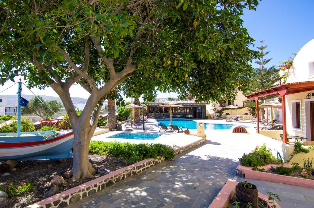 Smaragdi 3* Perivolos (Santorini)