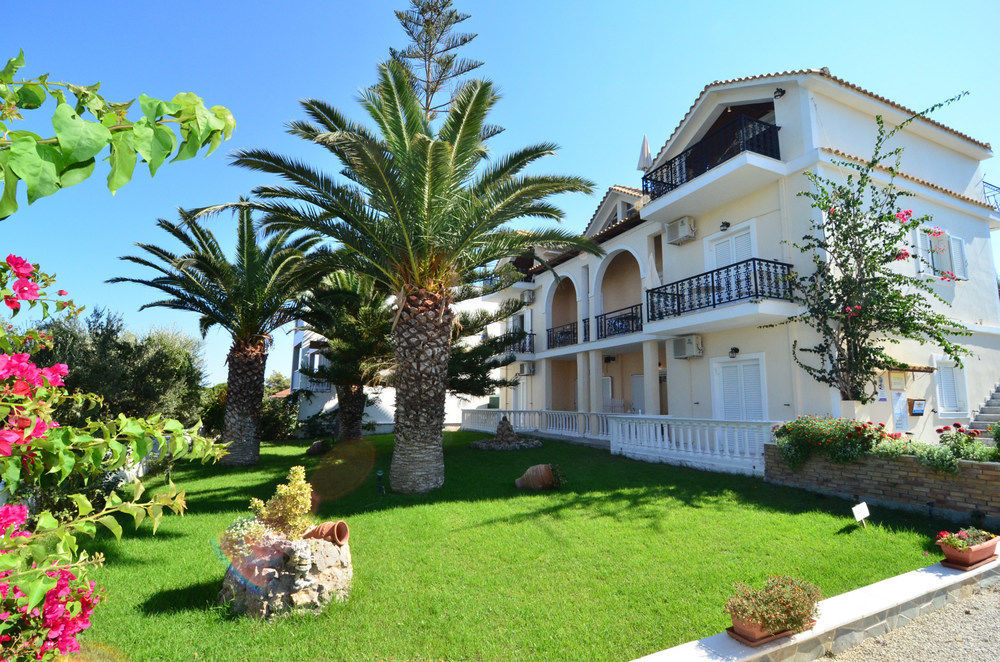 Panorama Studios & Apartment Amoudi