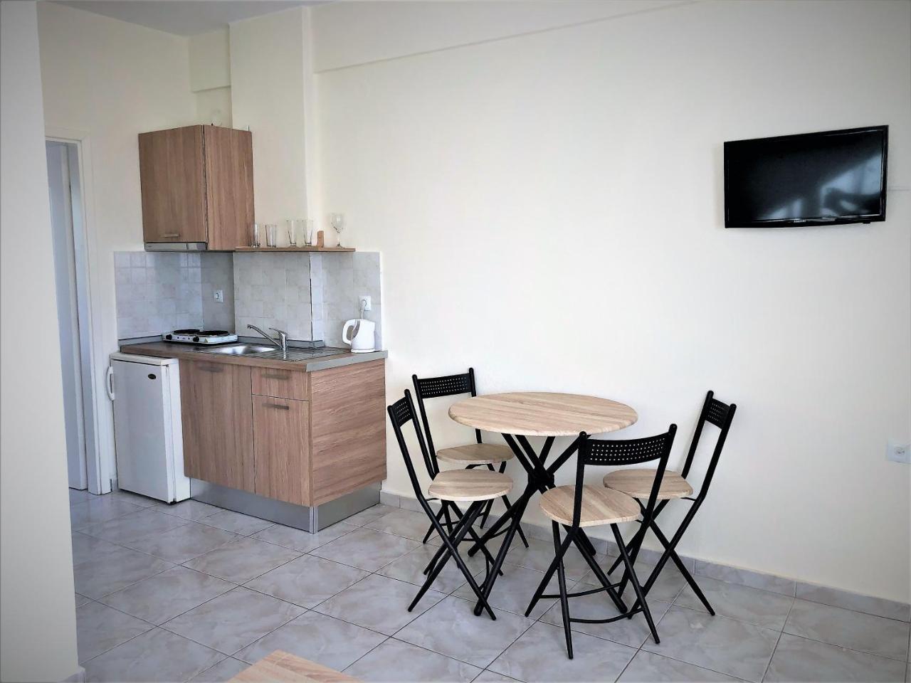 Brother's House 2* Kallithea (Chalkidiki)