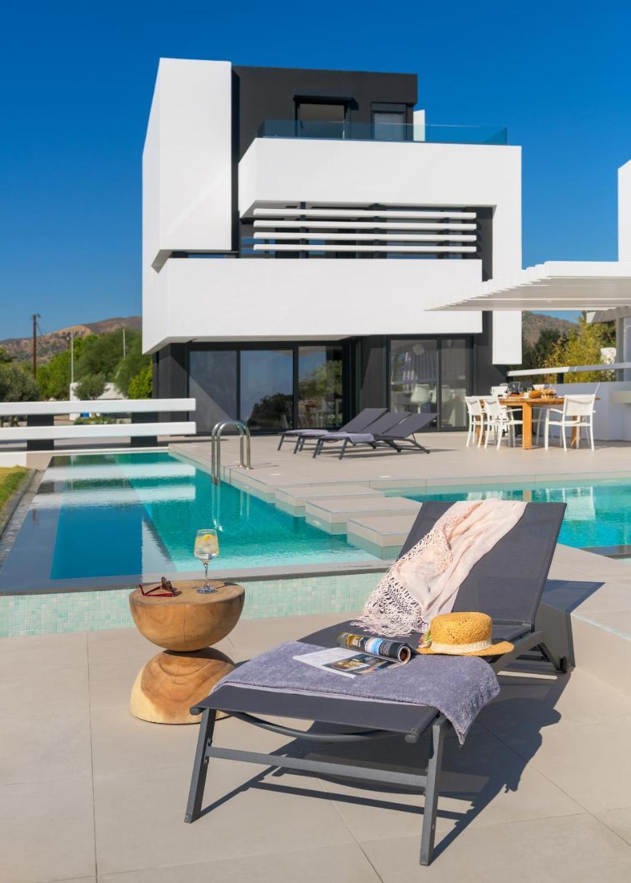 Albatross Beach Front Villas Villa *