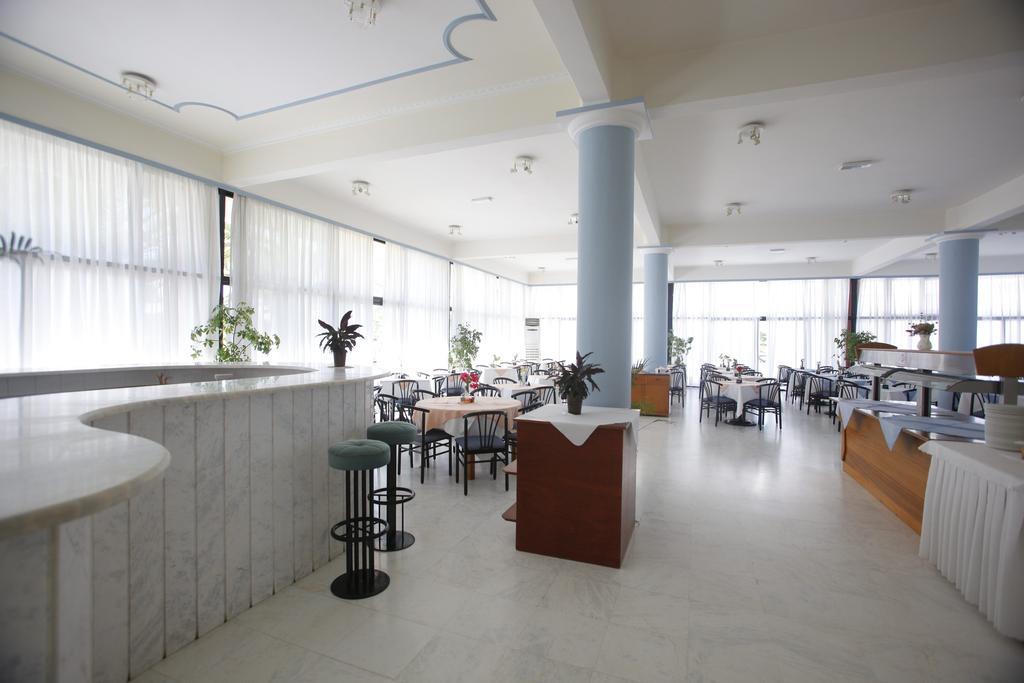 Nina Hotel