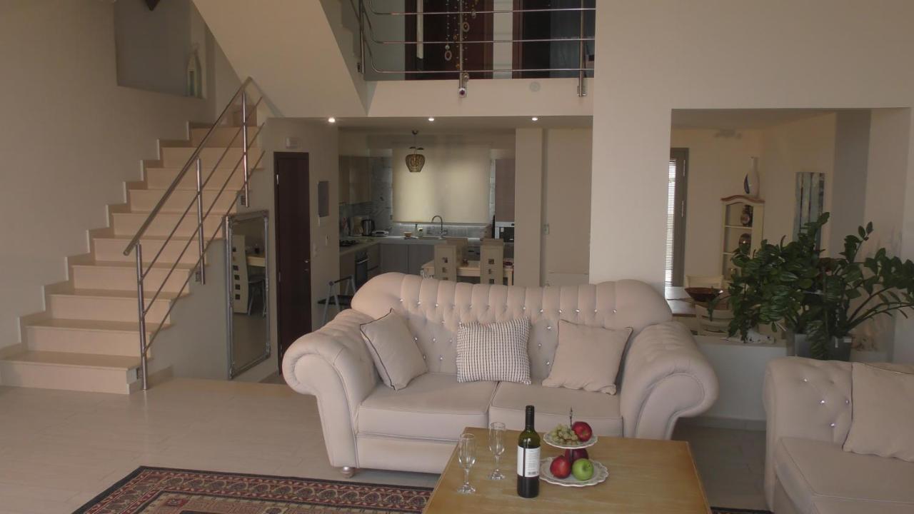 Sea View Beachfront Maria Villa *
