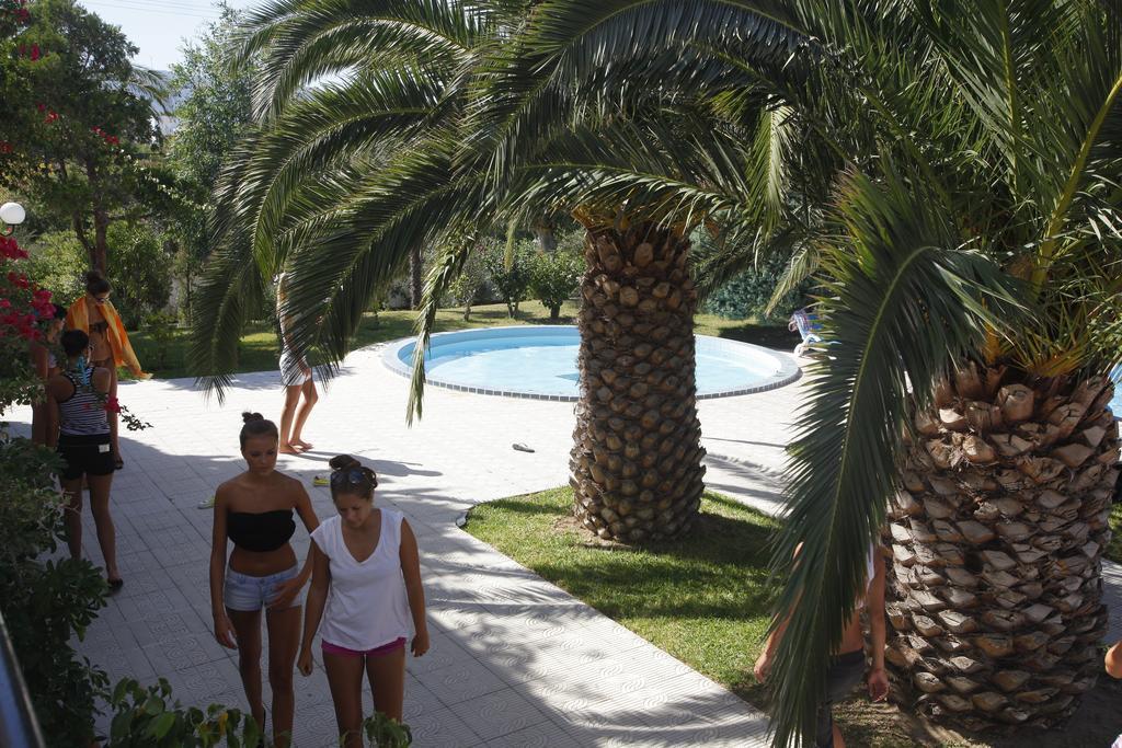 Nina Hotel 3*