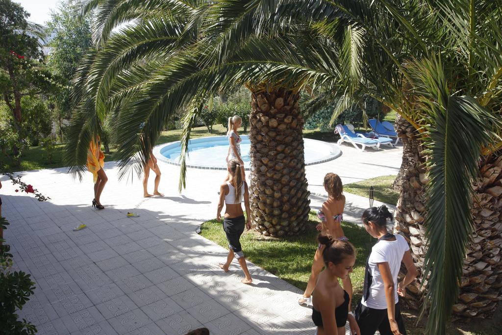 Nina Hotel 3*