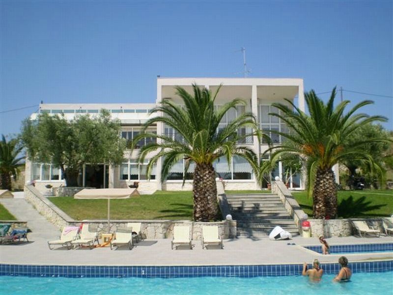Iris Hotel