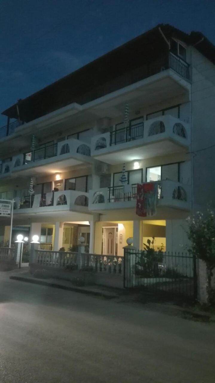 Hause Zorbas Paralia Dionysiou
