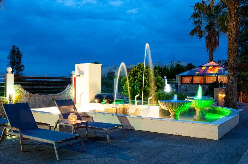 W Pool Halkidiki * Pefkochori