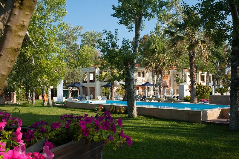 W Pool Halkidiki * Pefkochori