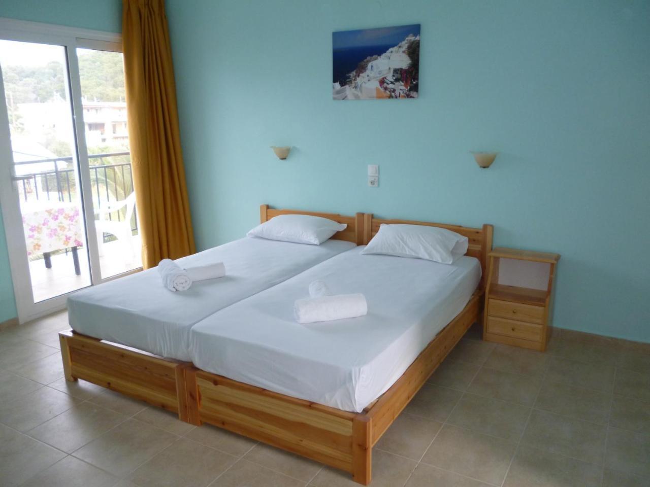 Alexandros Aparthotel 2*
