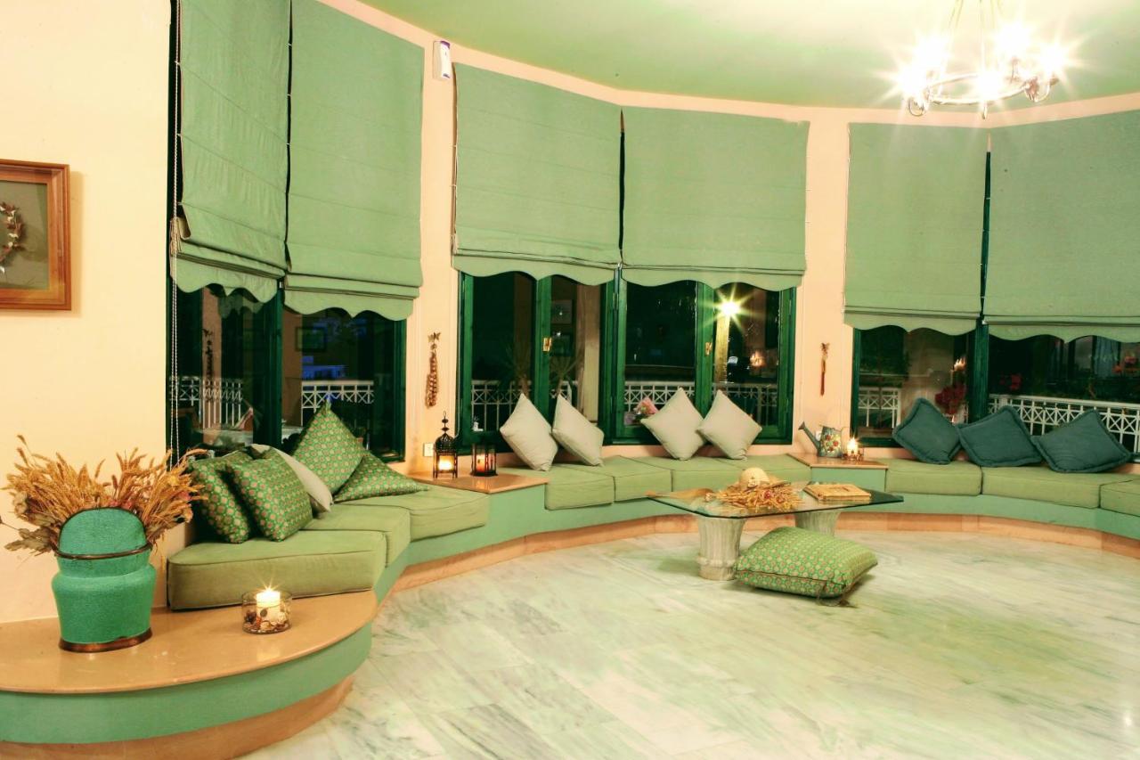 Aquarius Exclusive - Breakfast And Meal Included Aparthotel