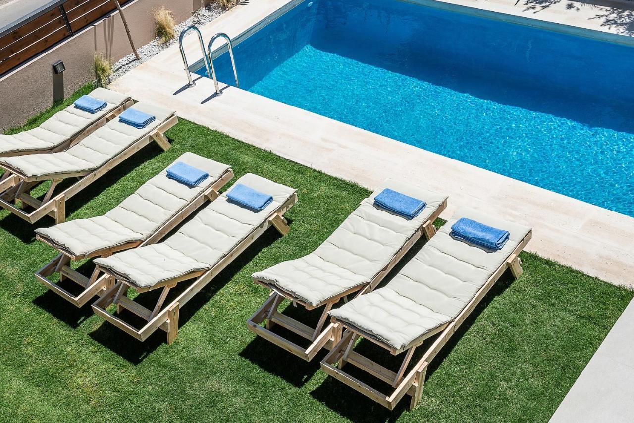 Fos Villa, A Luxe House With Private Heated Pool Villa *