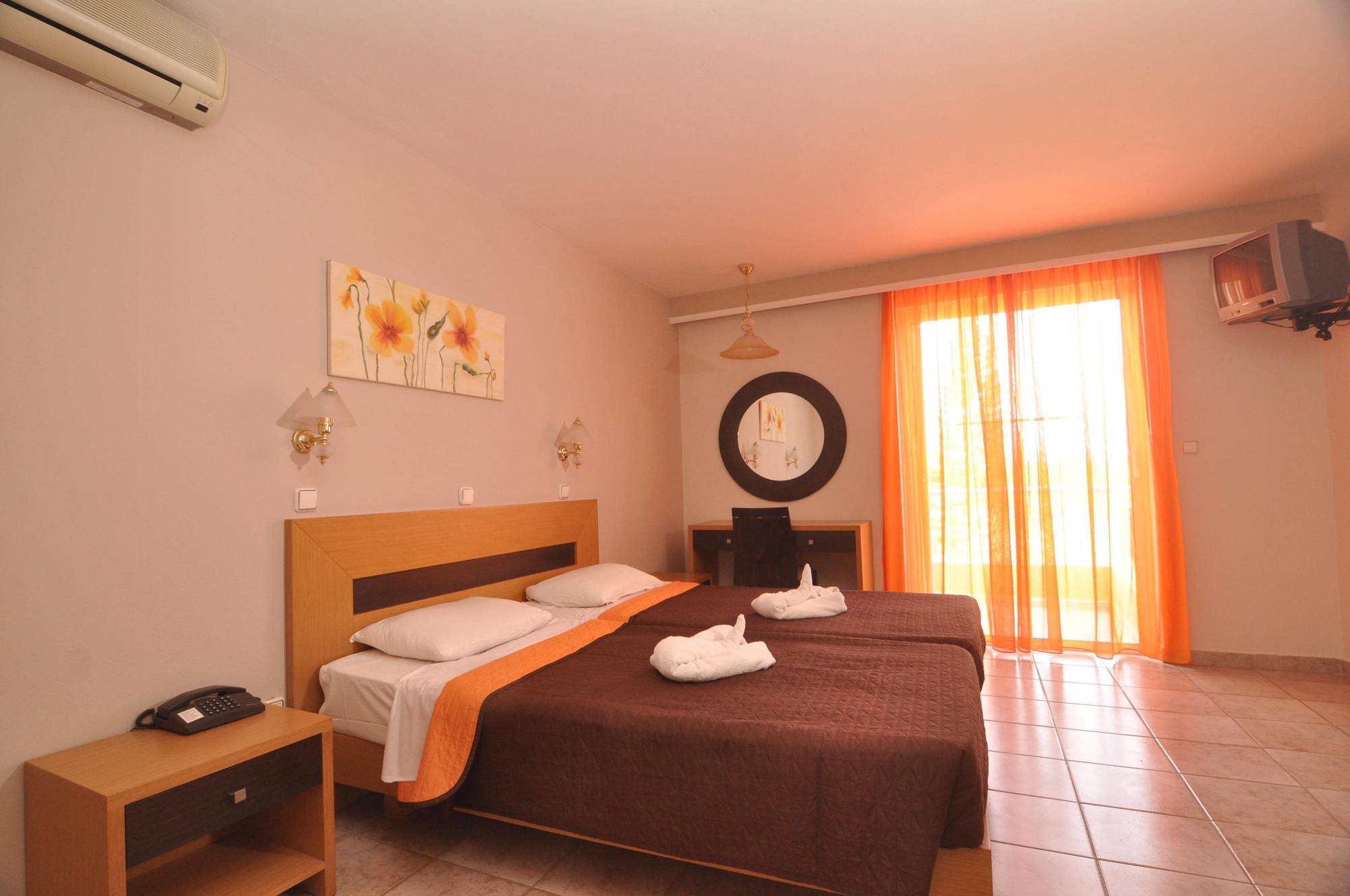 Nefeli Hotel 4*