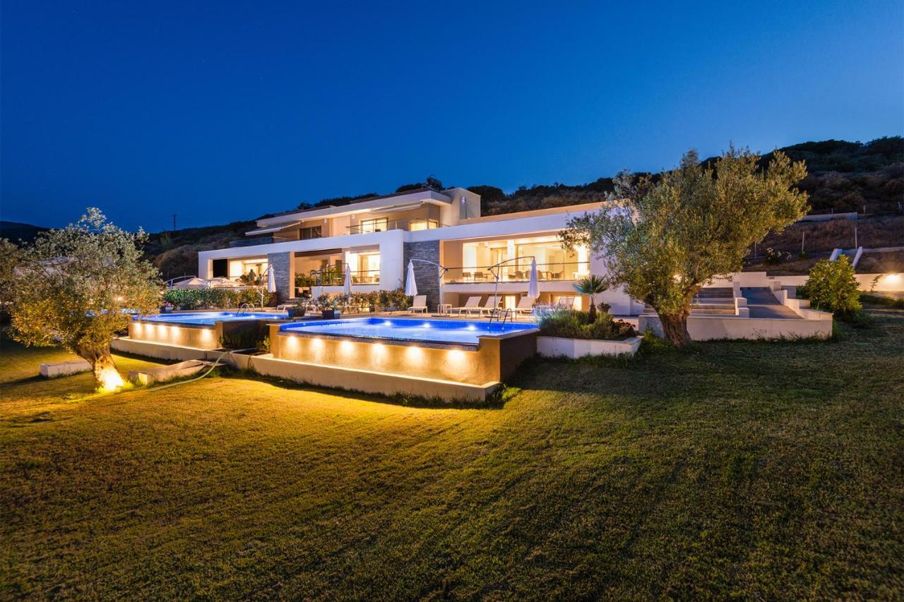 Afisia Villa Sarti