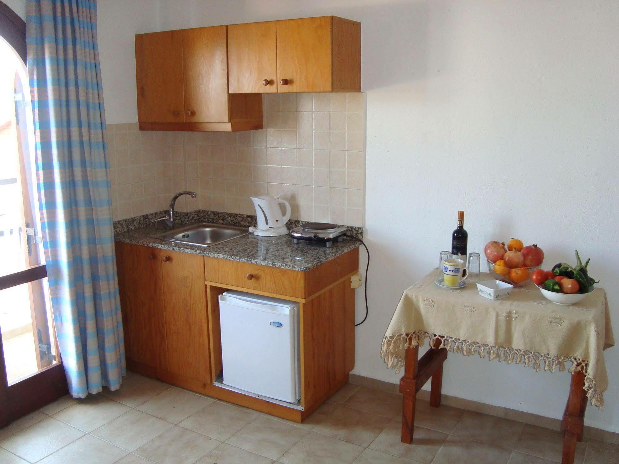 Arkadi Hotel *