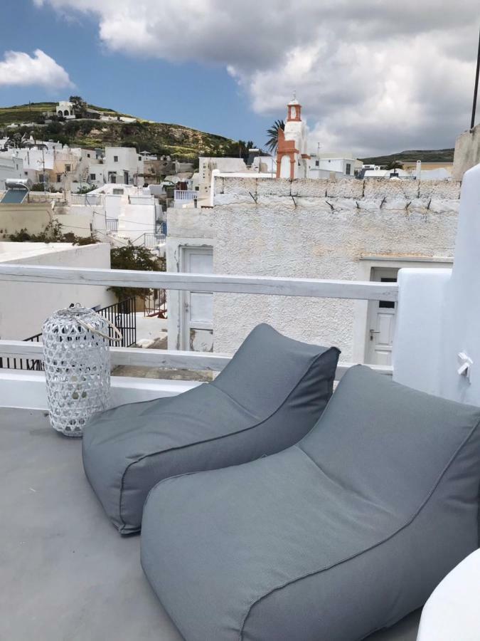 The Luna Emporio (Santorini)