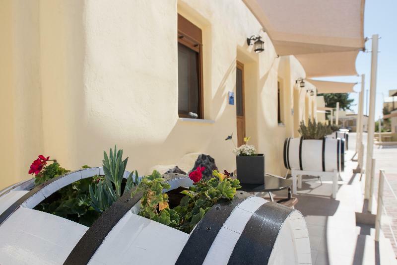 Smaragdi Hotel