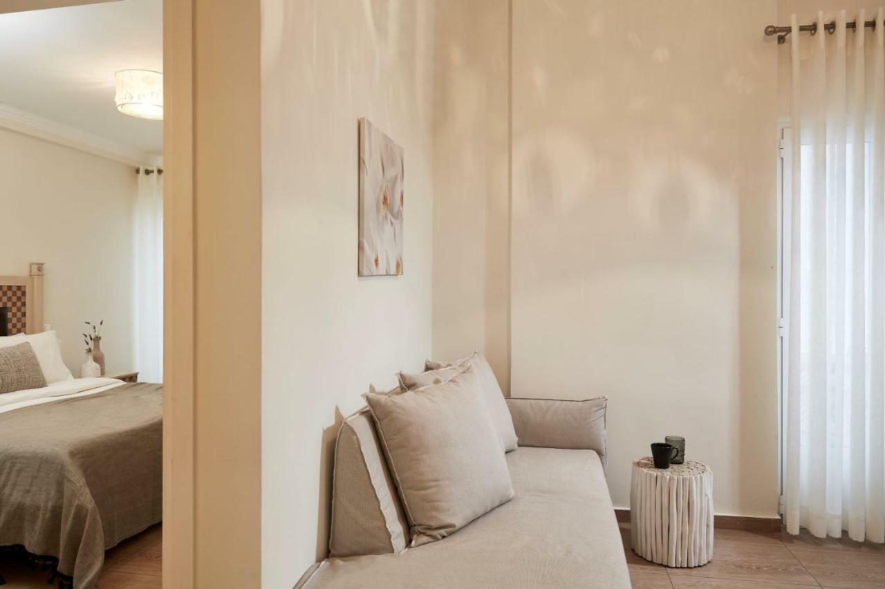 Loizos Stylish Residences Fira (Santorini)