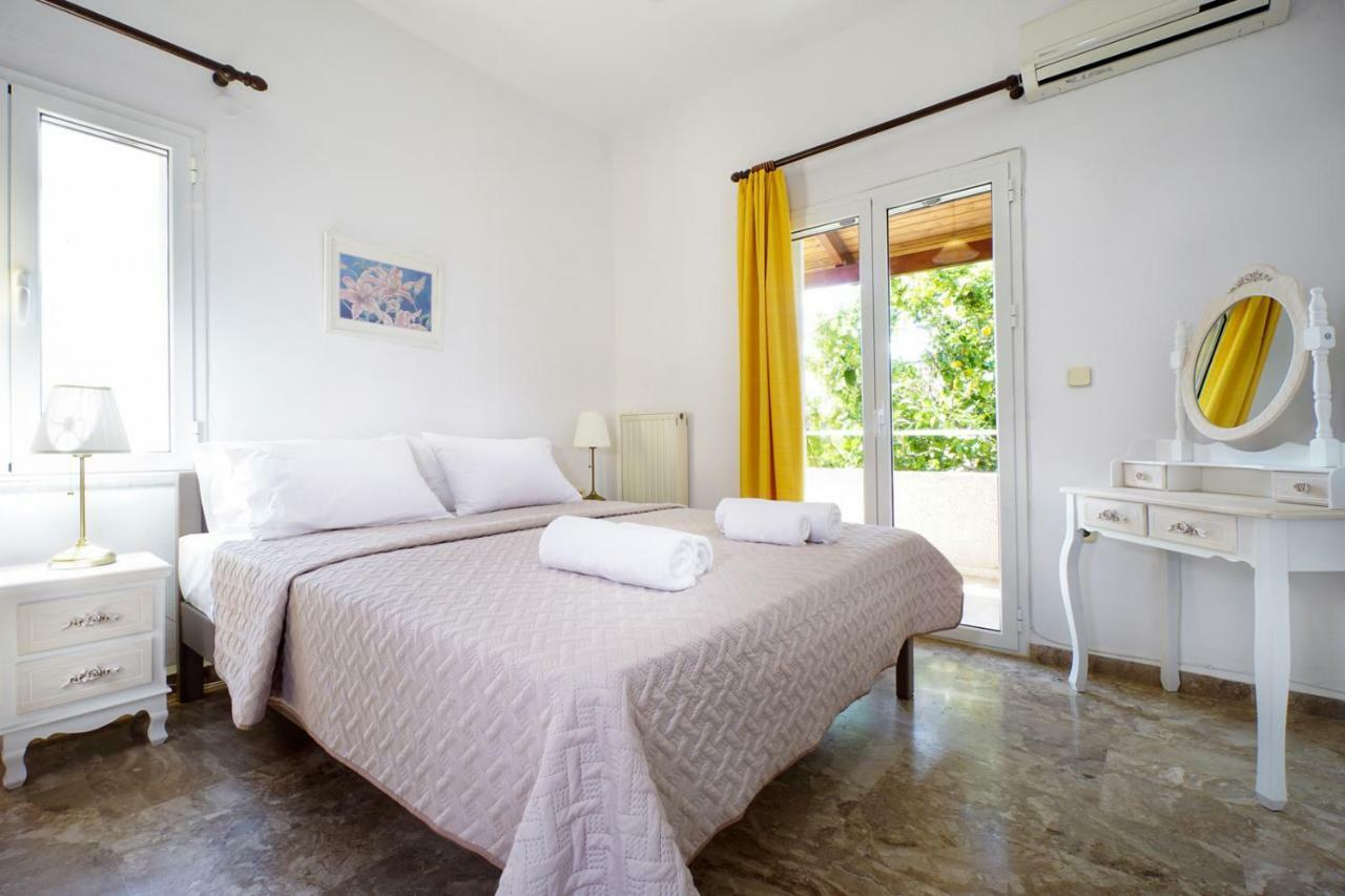 Golden Sea Villa *