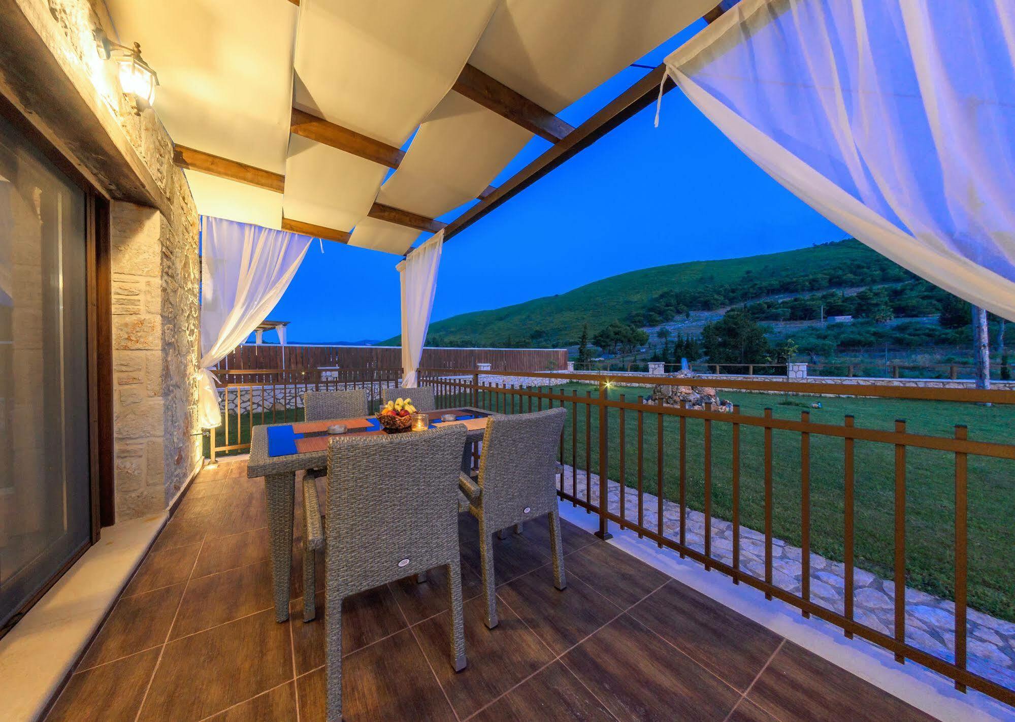 Eden Villa *