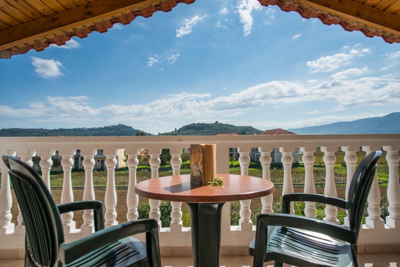 Aparthotel Plessas Palace