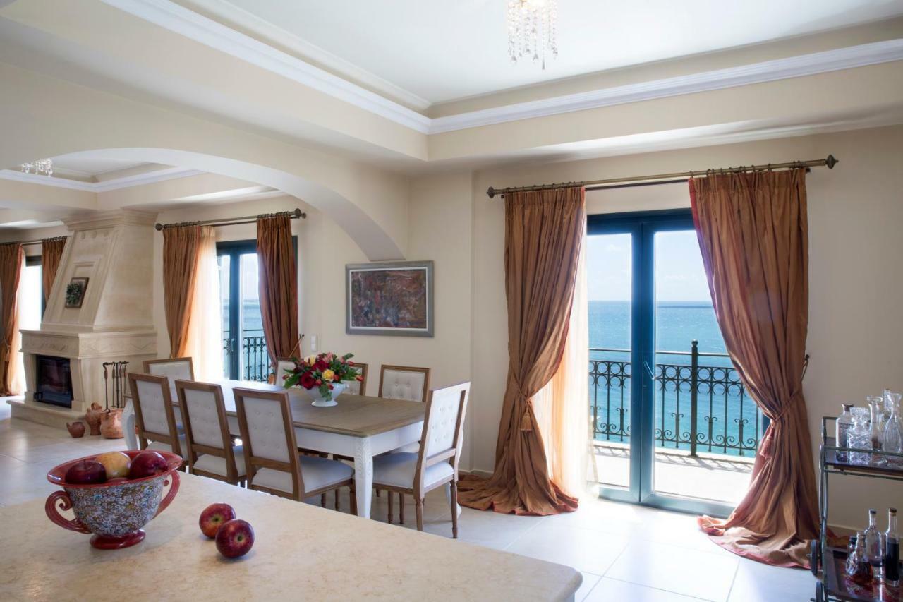 Avra Private Apartment *