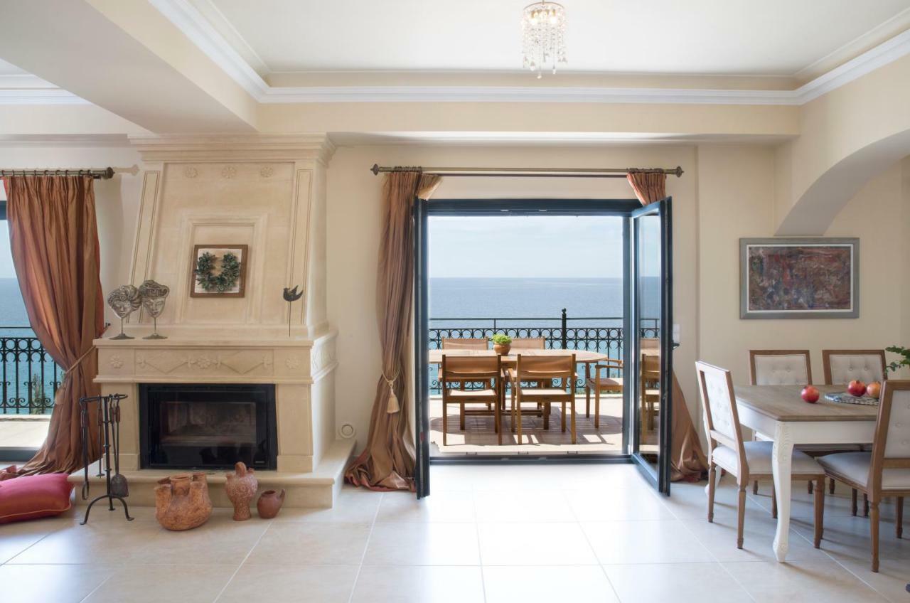 Avra Private Apartment *