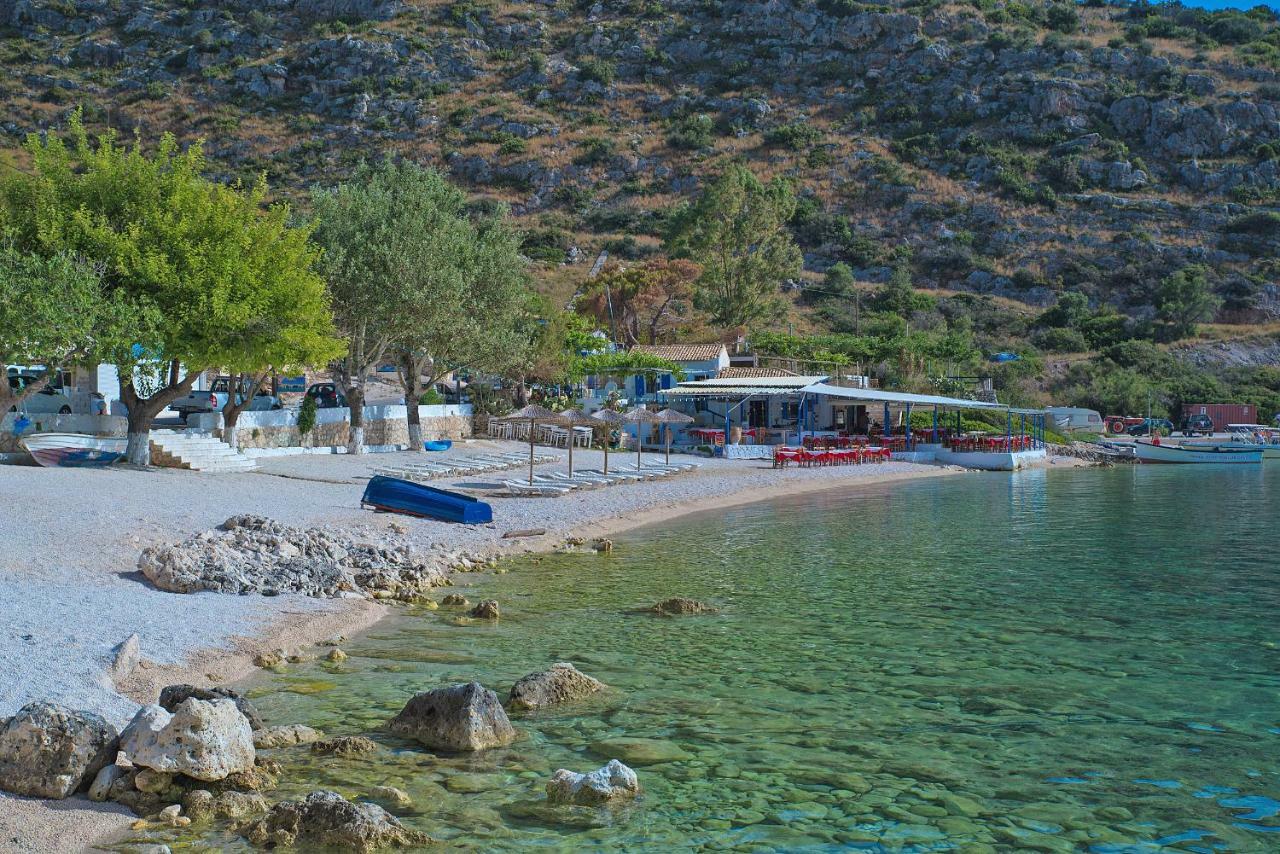 Coastal Paradise Found - Komis' Private Pool Retreat *