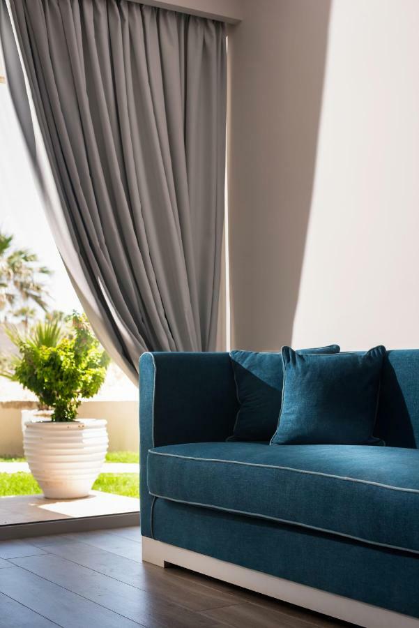 Ammos Boutique Apartments & Suites Hotel 3*